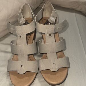 Dr. Scholl's Cream Multi-Strap Comfort Sandals